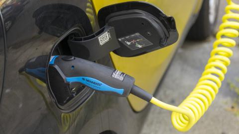 Which customers have Level 2 EV chargers, and what programs should you offer them?