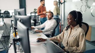 How are utilities staffing and operating contact centers?